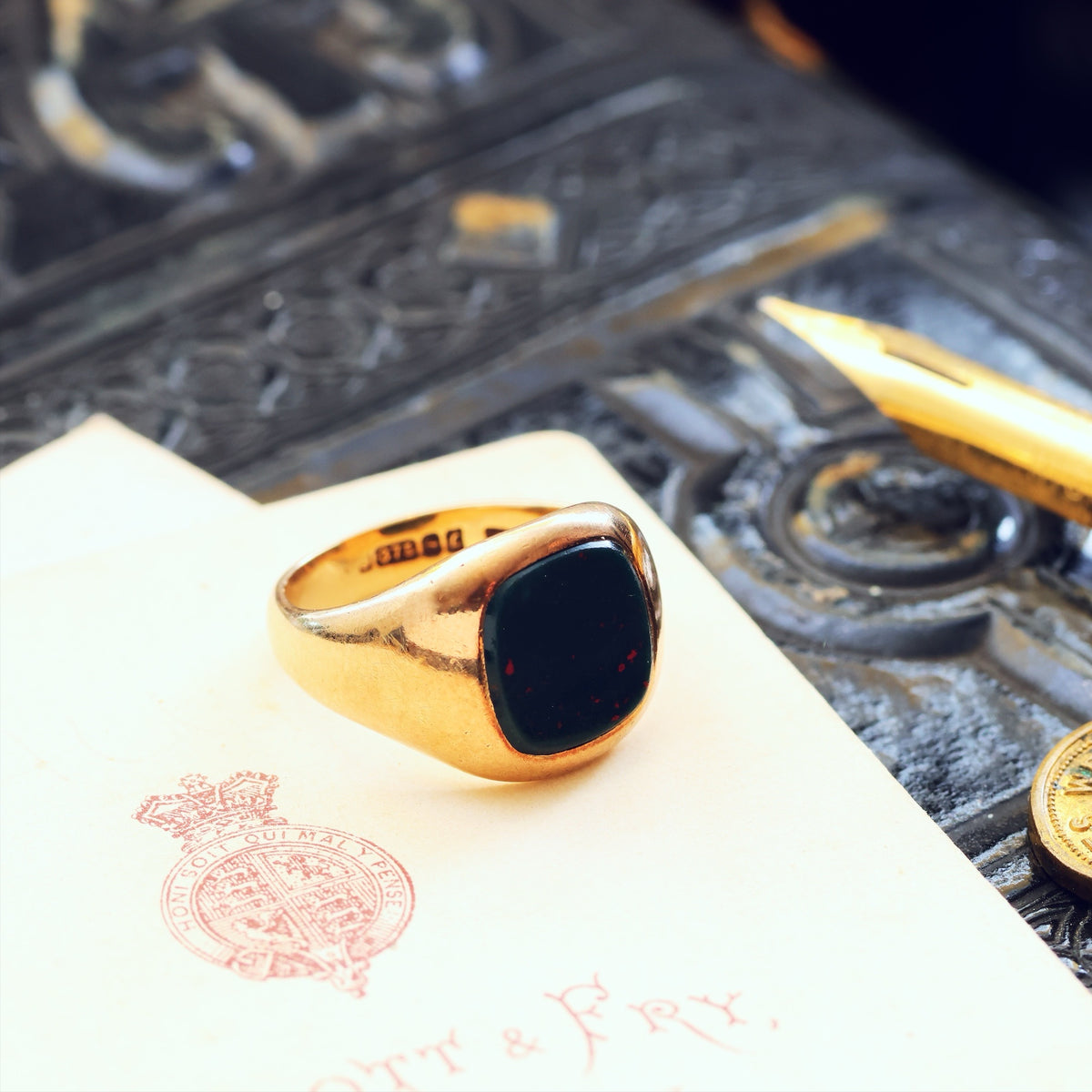 Classic Date 1960 9ct Gold Bloodstone Signet Ring