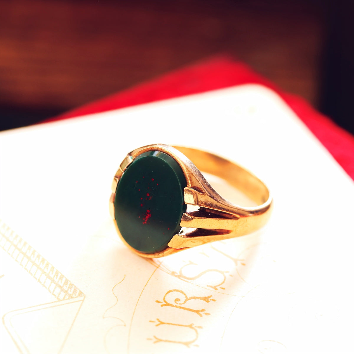 Date 1960 9ct Gold Bloodstone Signet Ring