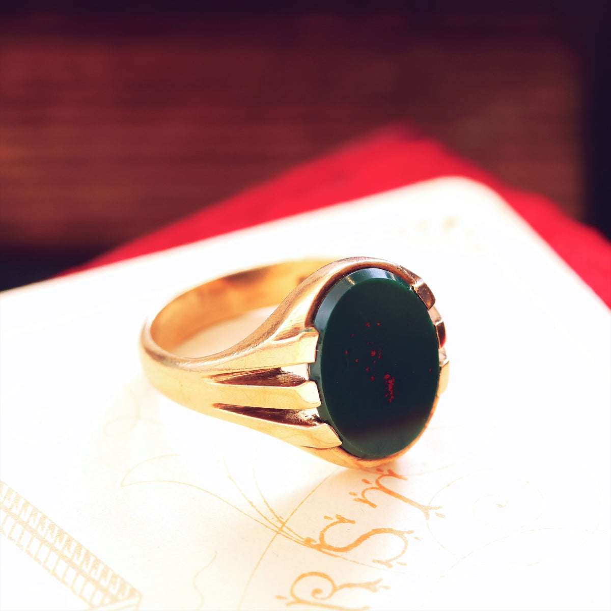 Date 1960 9ct Gold Bloodstone Signet Ring