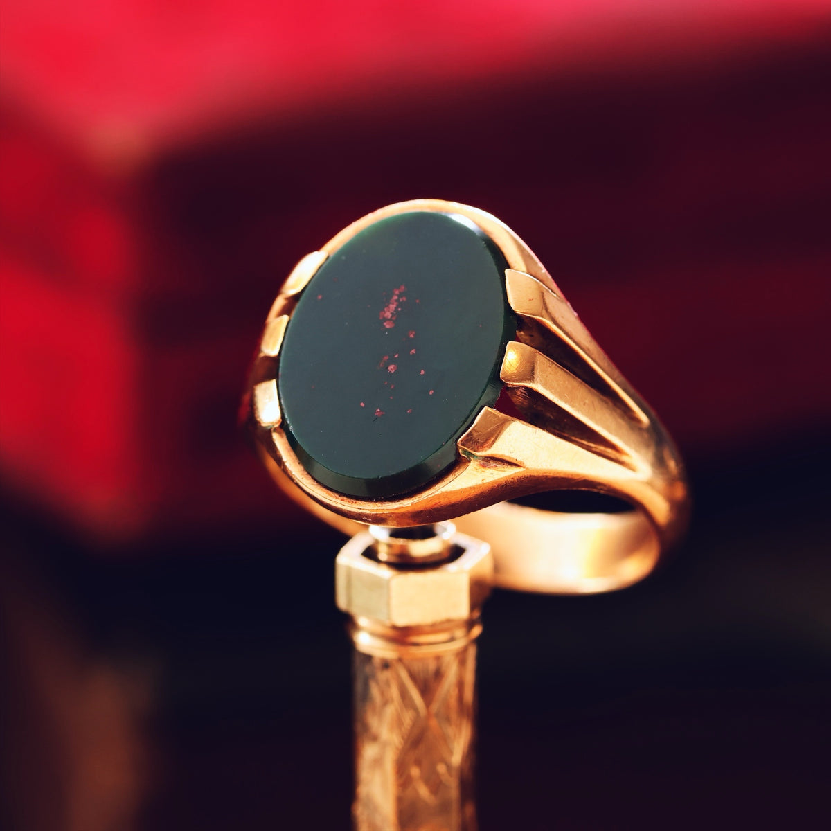 Date 1960 9ct Gold Bloodstone Signet Ring
