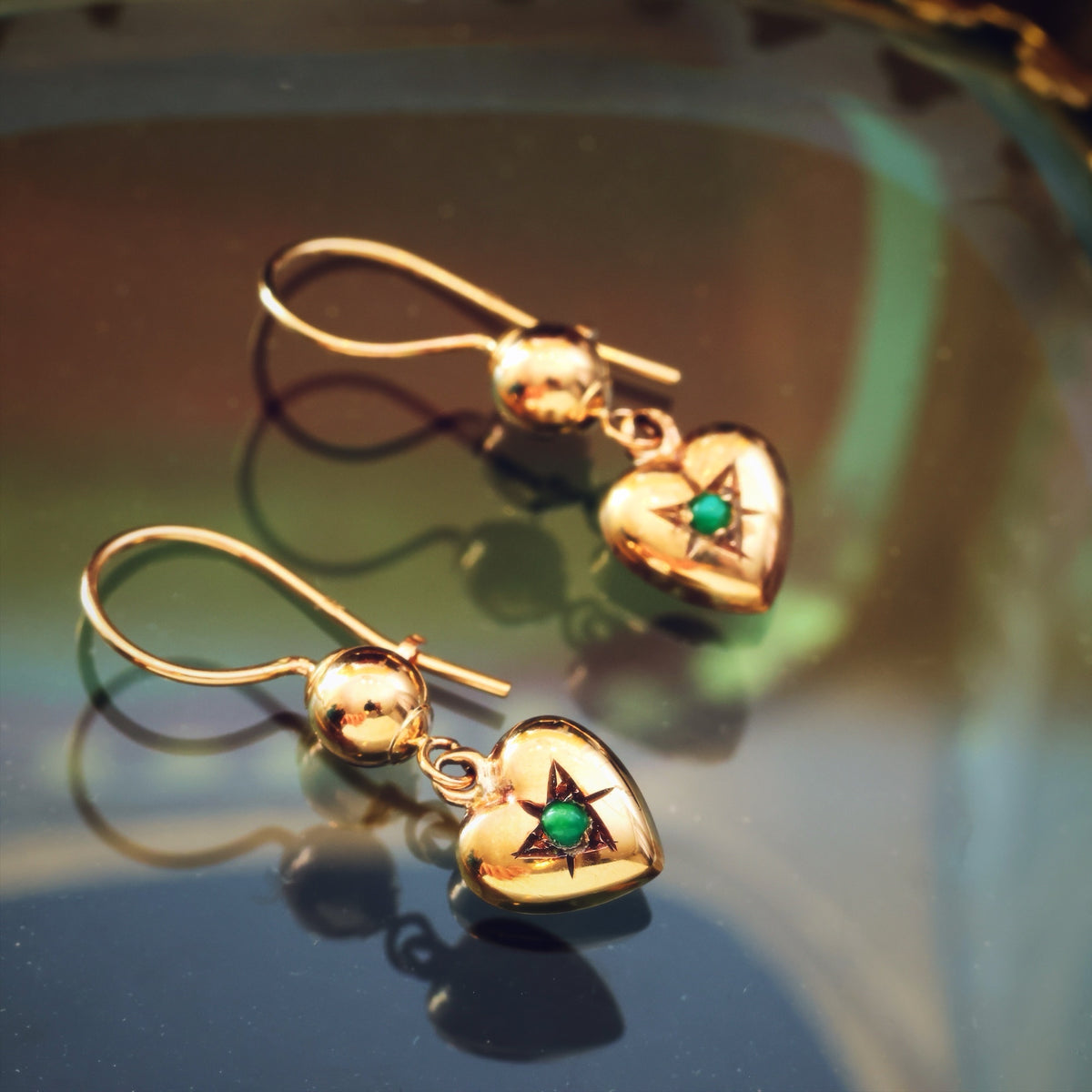 Date 1960 9ct Gold Sweetheart Drop Earrings