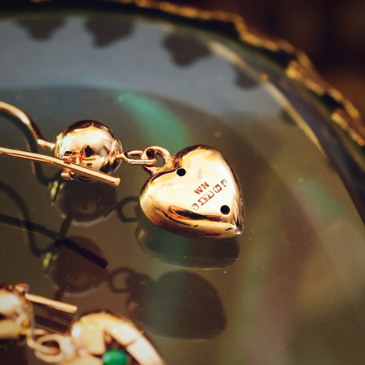 Date 1960 9ct Gold Sweetheart Drop Earrings