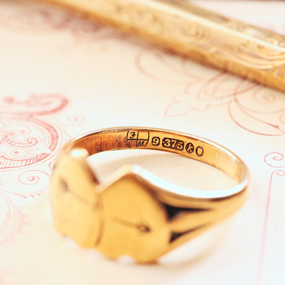 Date 1965 Twinned Hearts 9ct Gold Signet Ring