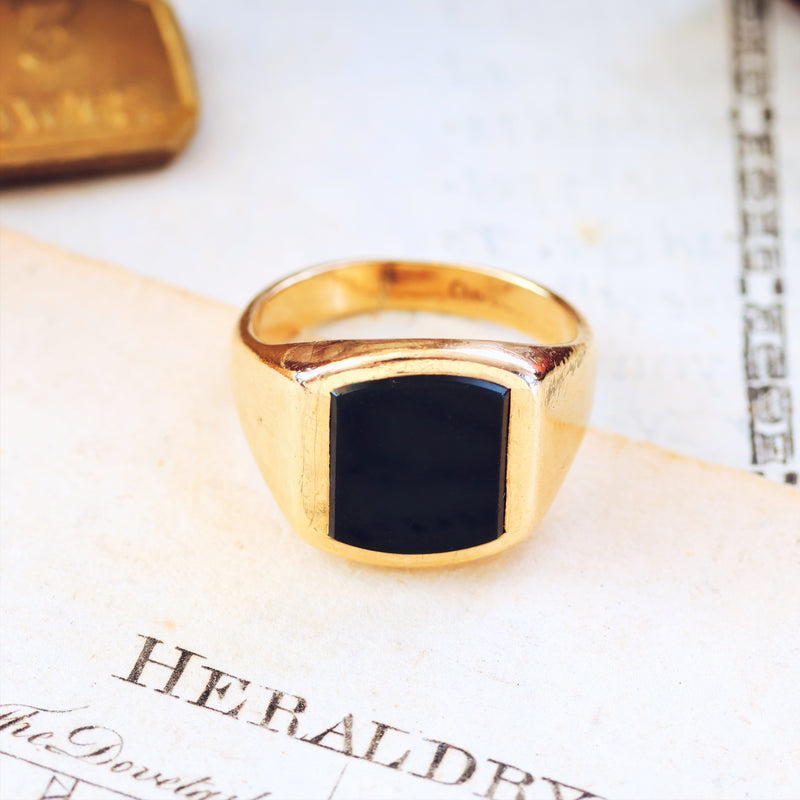 Classic Date 1966 9ct Gold Black Onyx Signet Ring