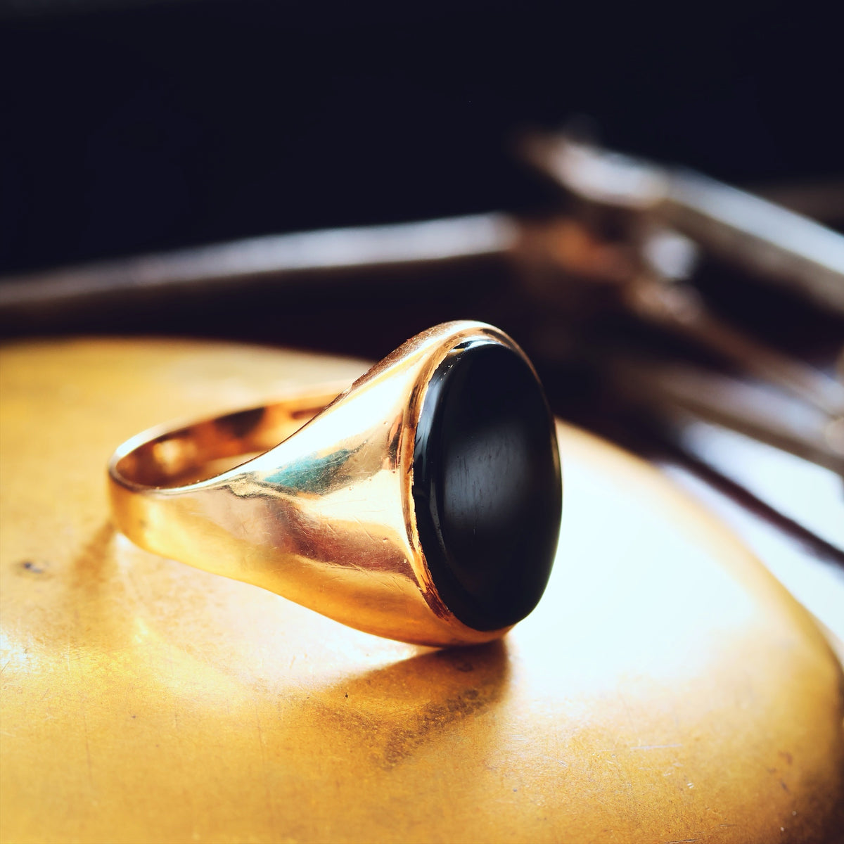 Vintage Date 1975 Black Onyx Signet Ring
