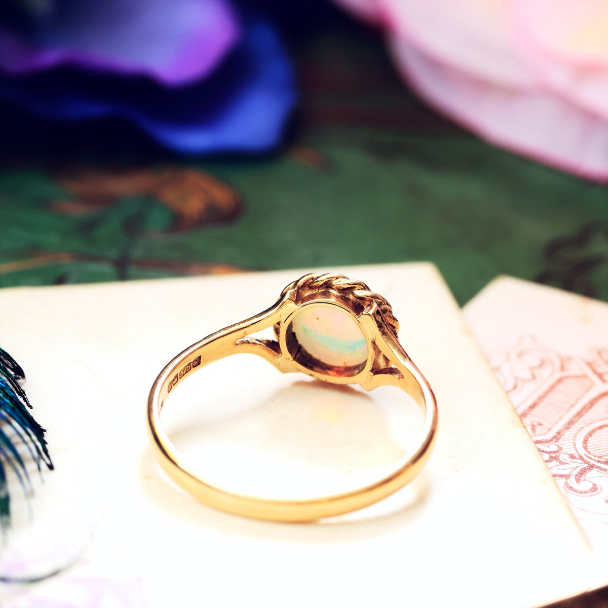 Vintage Date 1976 Crystal Opal Cabochon Ring
