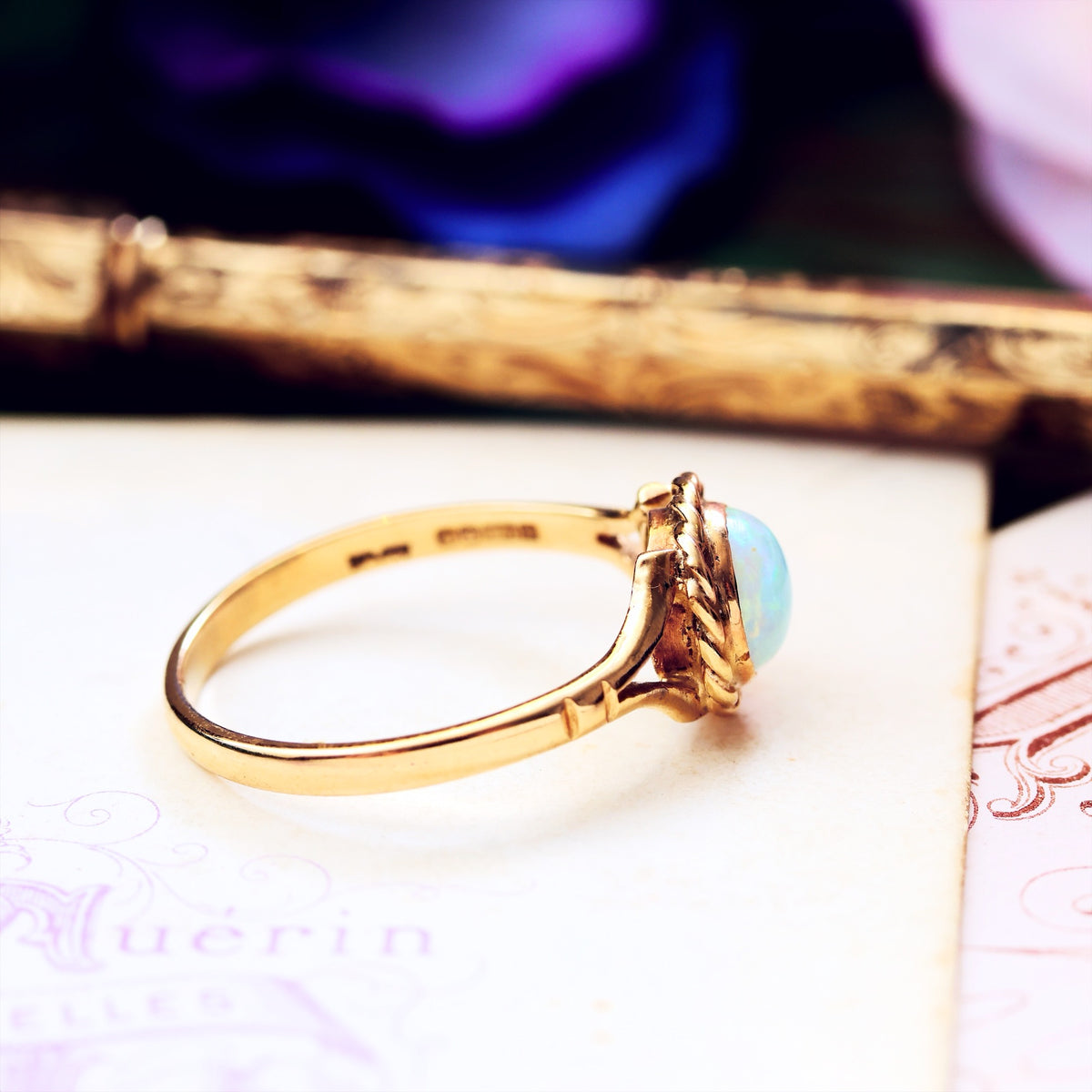 Vintage Date 1976 Crystal Opal Cabochon Ring