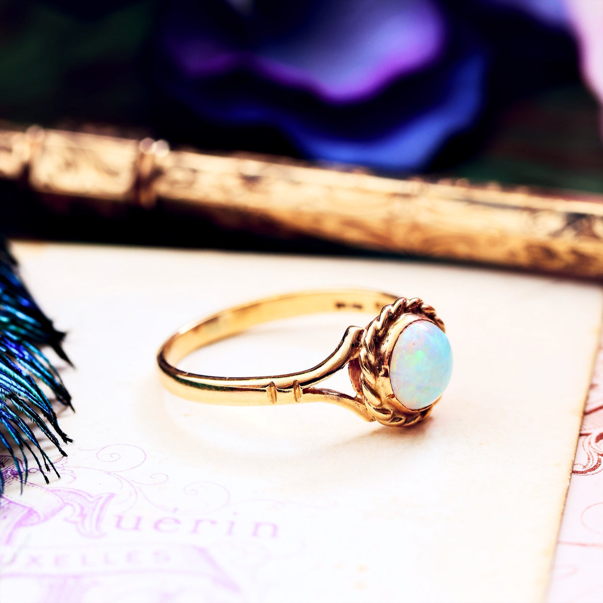 Vintage Date 1976 Crystal Opal Cabochon Ring
