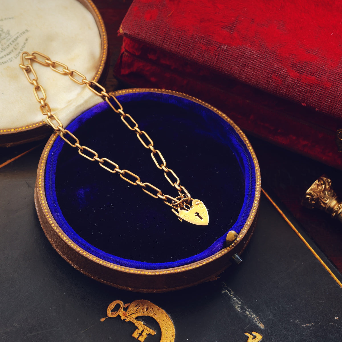 Date 1985 9ct Gold Padlock & Chain Bracelet