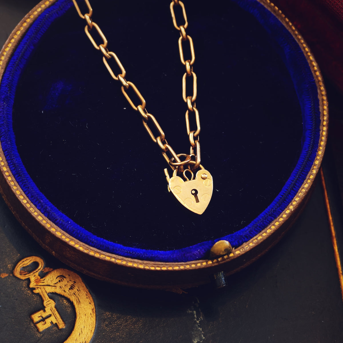 Date 1985 9ct Gold Padlock & Chain Bracelet