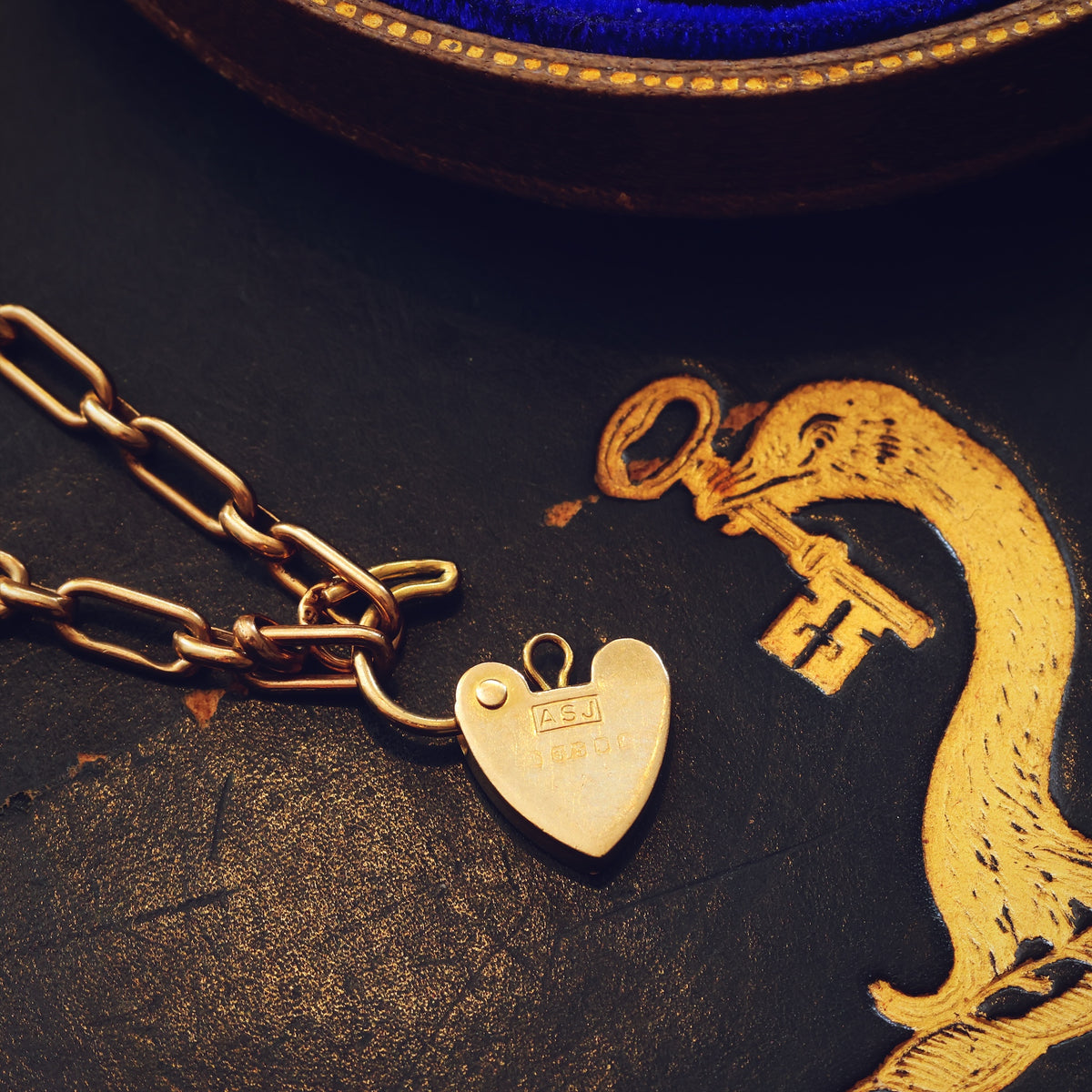 Date 1985 9ct Gold Padlock & Chain Bracelet