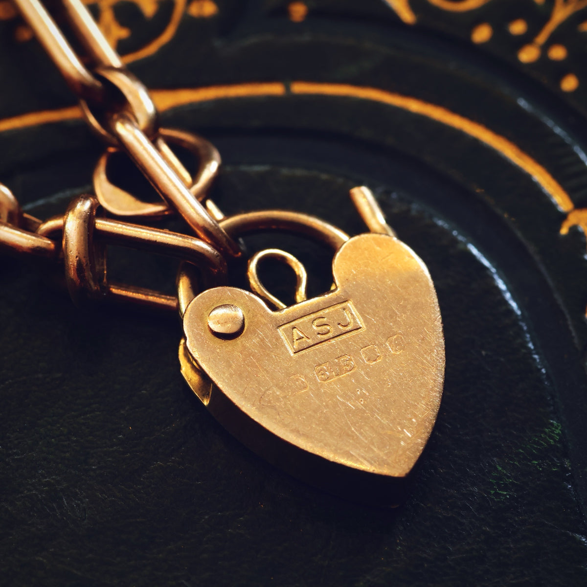 Date 1985 9ct Gold Padlock & Chain Bracelet