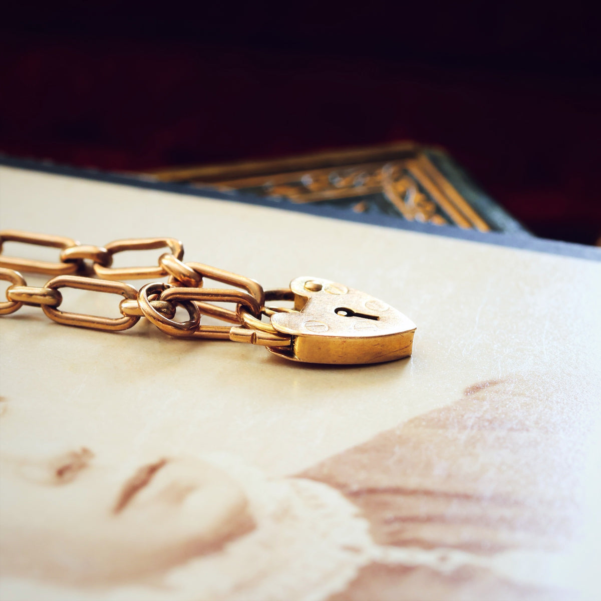 Date 1985 9ct Gold Padlock & Chain Bracelet