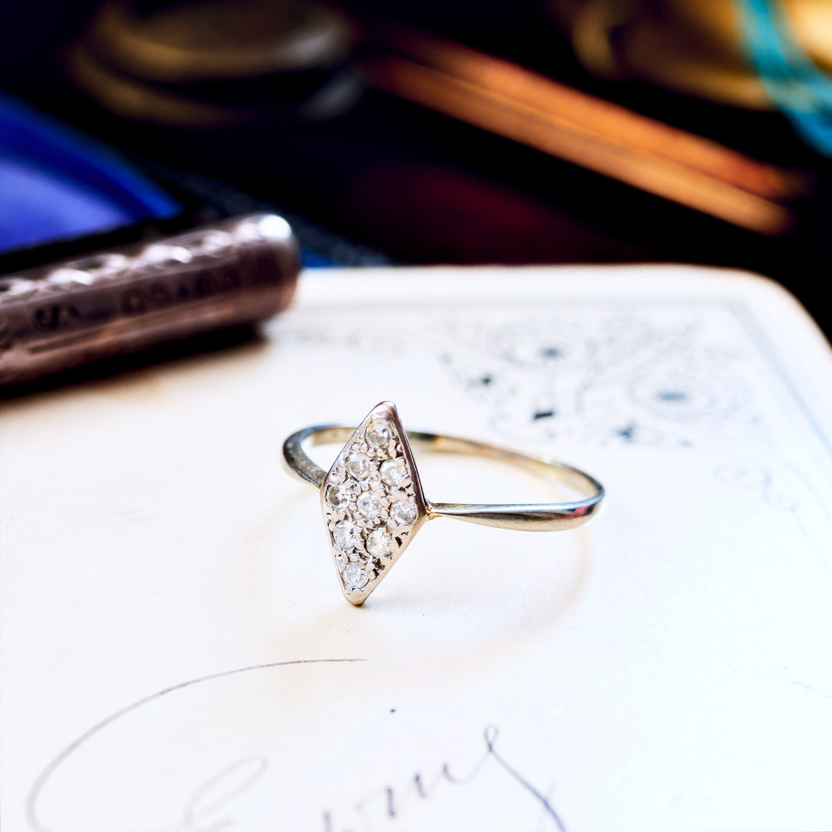 Fine Lovely! Vintage Diamond & Platinum Ring
