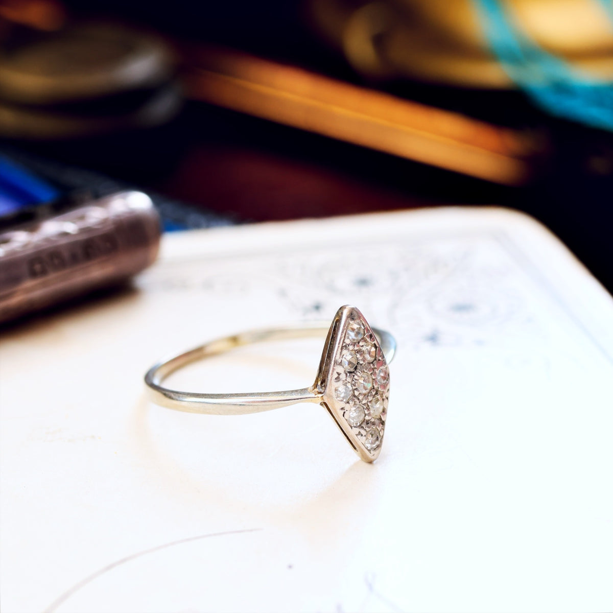 Fine Lovely! Vintage Diamond & Platinum Ring