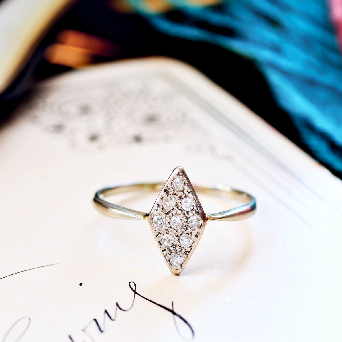 Fine Lovely! Vintage Diamond & Platinum Ring