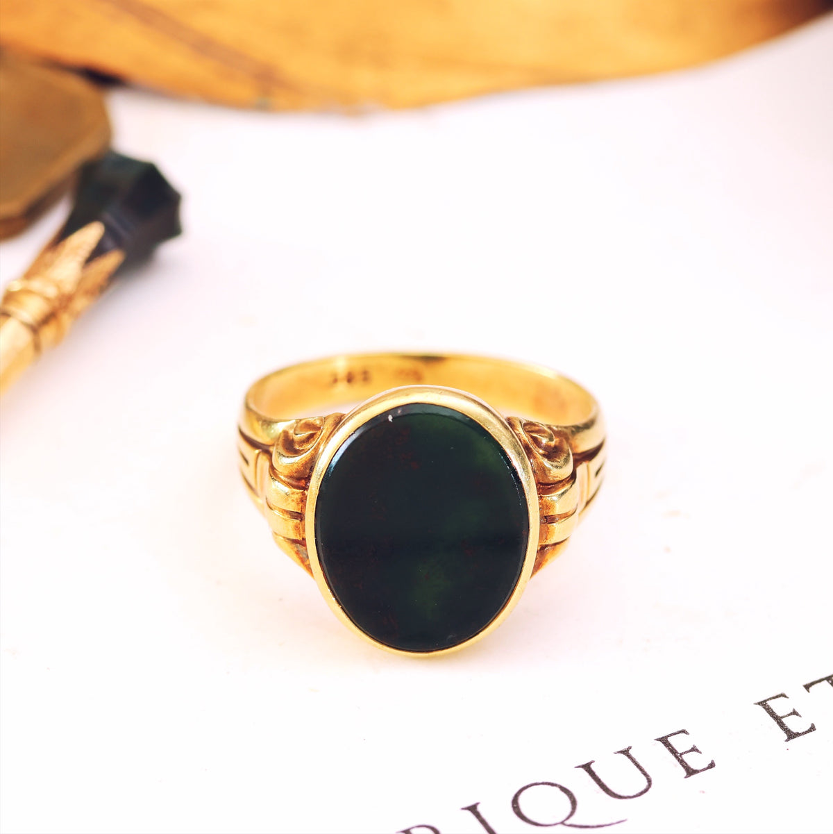 Gent's Classical Inspiration 14ct Gold Bloodstone Signet Ring