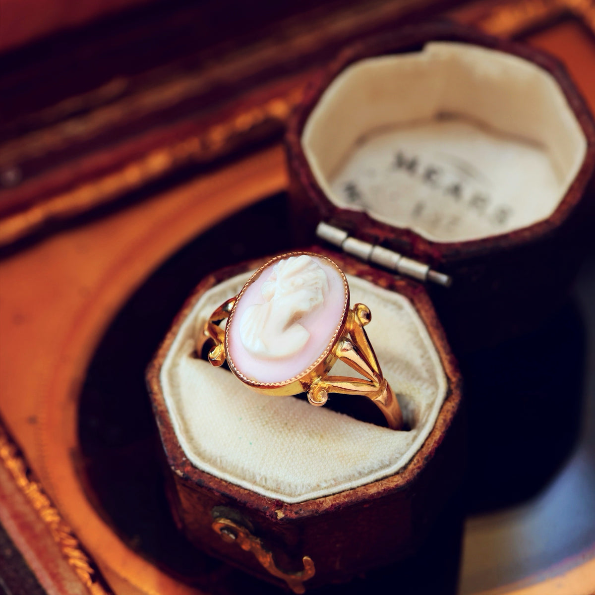 Vintage Grecian Goddess Shell Cameo Ring