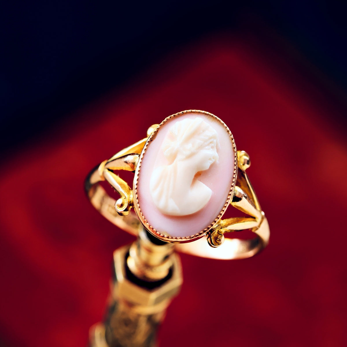 Vintage Grecian Goddess Shell Cameo Ring