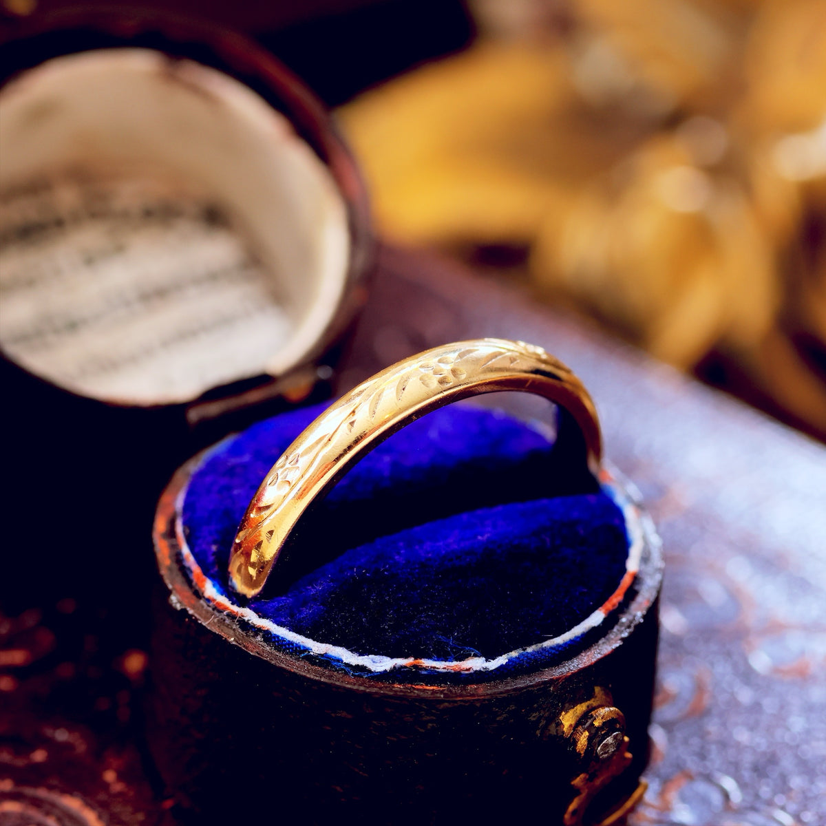 Vintage Size 'O' Hand Engraved 9ct Gold Wedding Ring