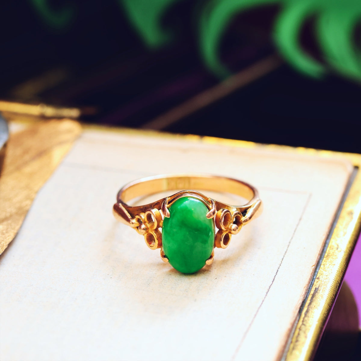 Vintage Mid Century 14ct Gold Jadeite Ring