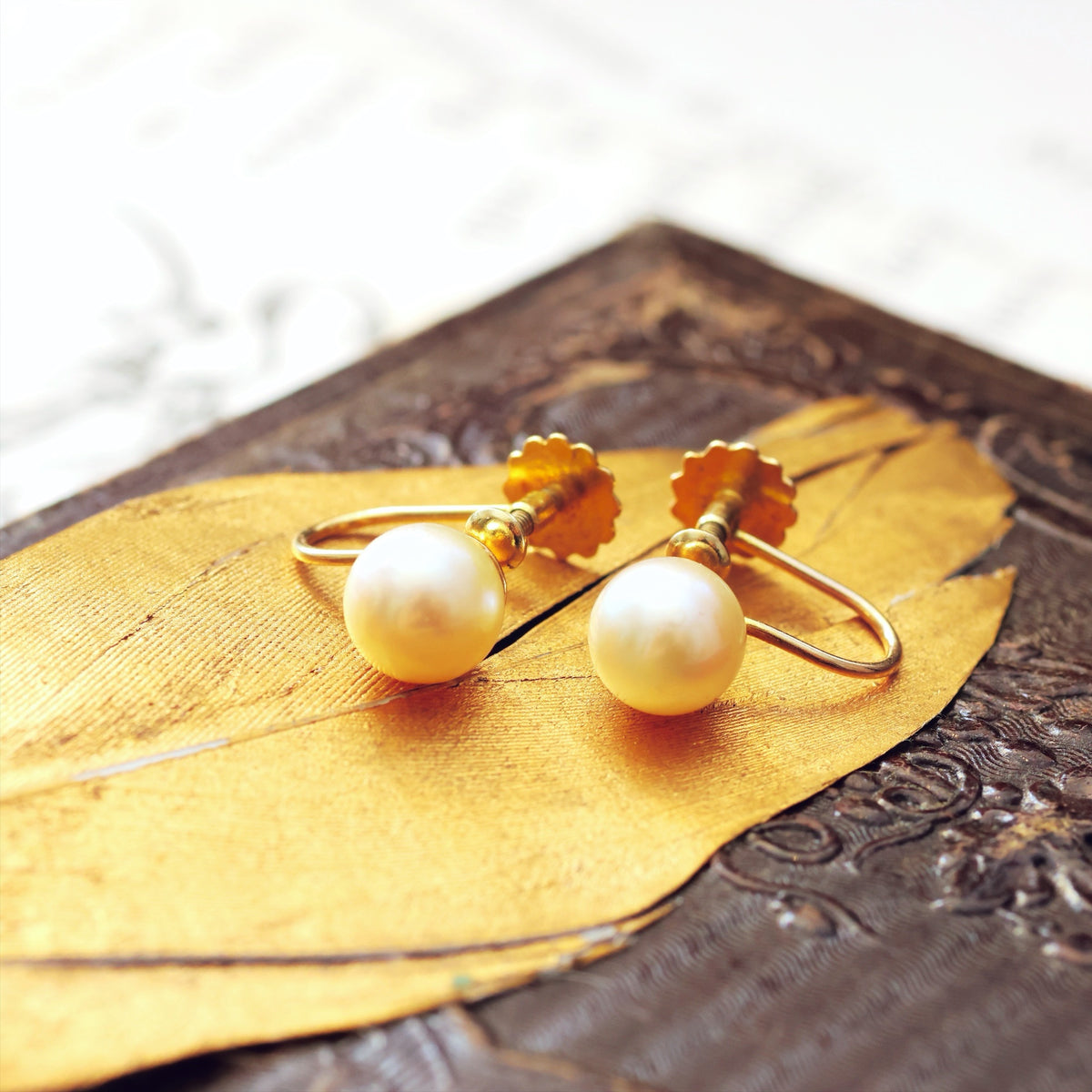 Vintage Cultured Pearl Screw Fix Earrings