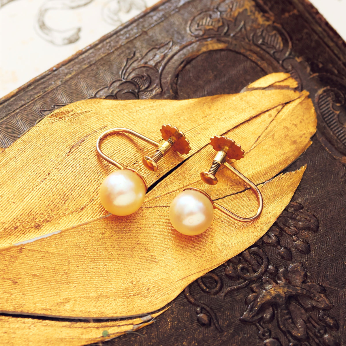 Vintage Cultured Pearl Screw Fix Earrings
