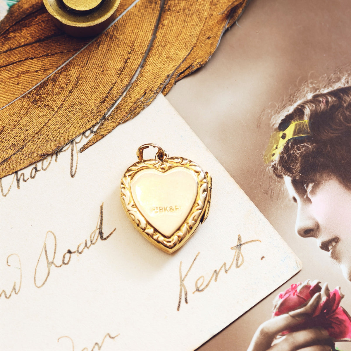 Vintage Sunburst 9ct Gold Heart Locket