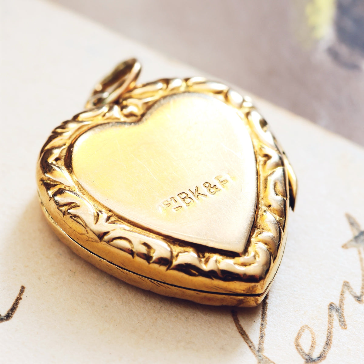 Vintage Sunburst 9ct Gold Heart Locket