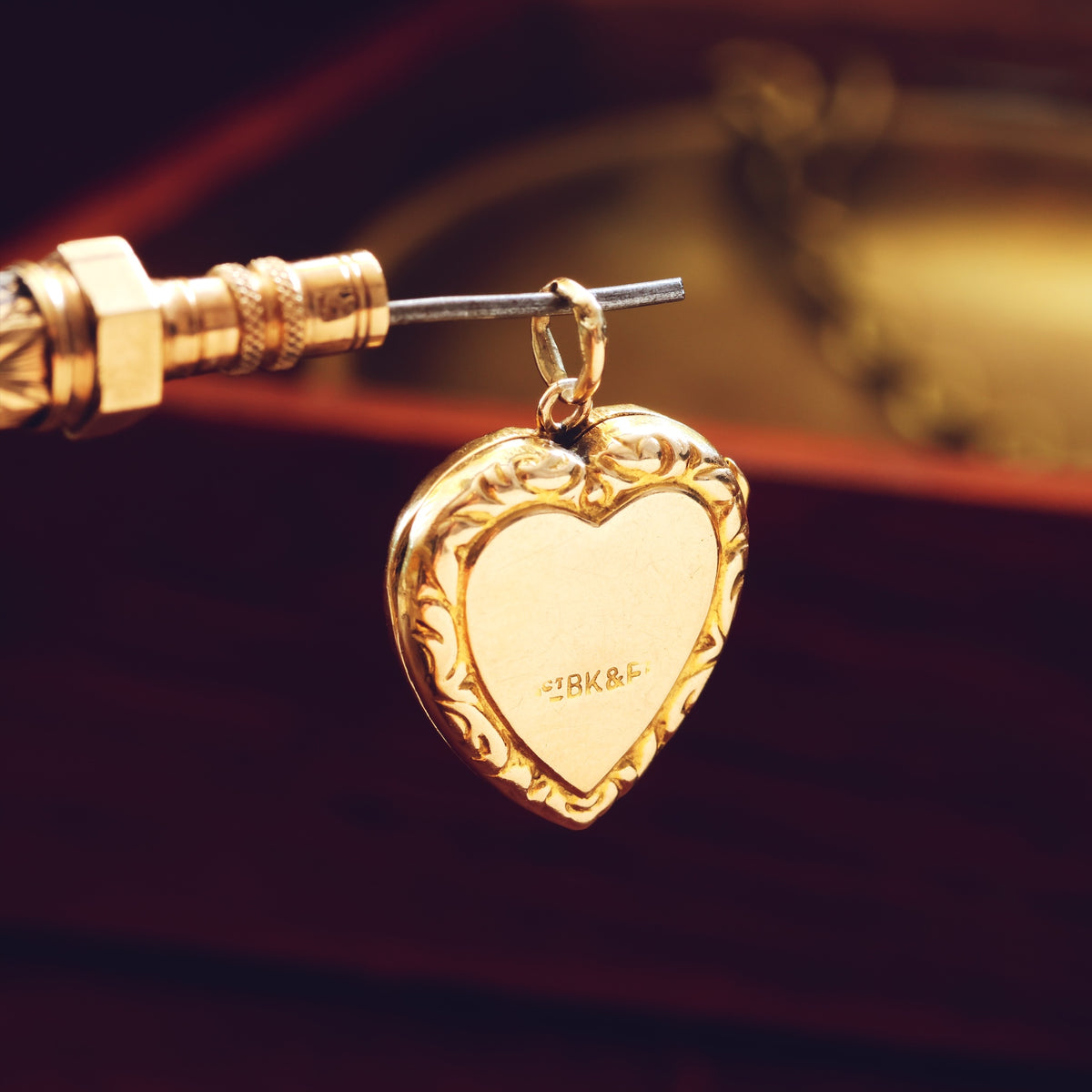 Vintage Sunburst 9ct Gold Heart Locket