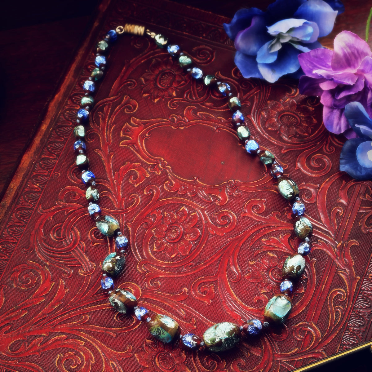 Vintage Venetian Foiled Glass Bead Necklace