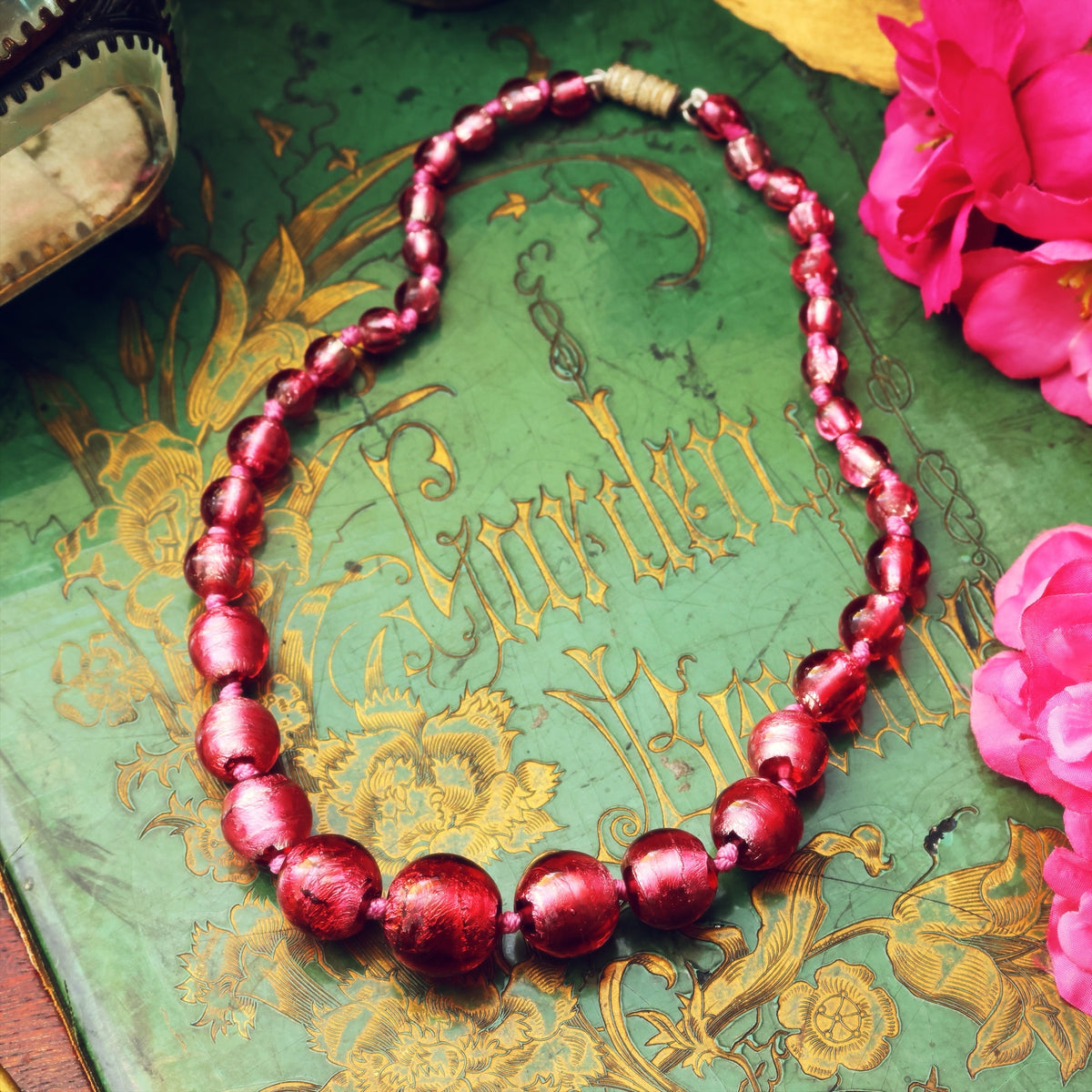 Vintage Venetian Foiled Glass Bead Necklace