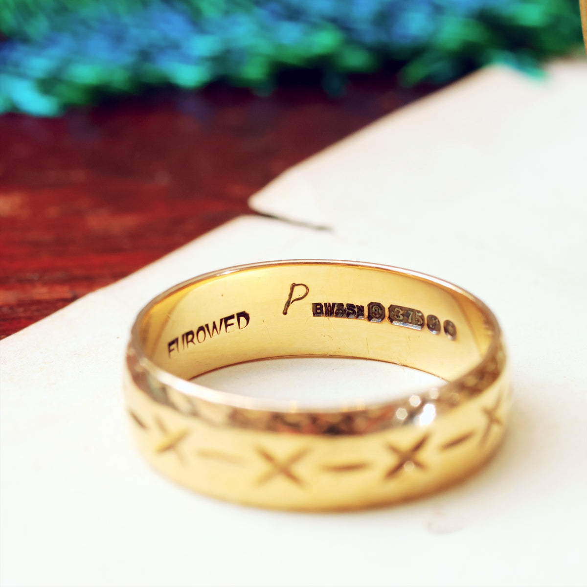Vintage Date 1972 'Kiss' 9ct Gold Band