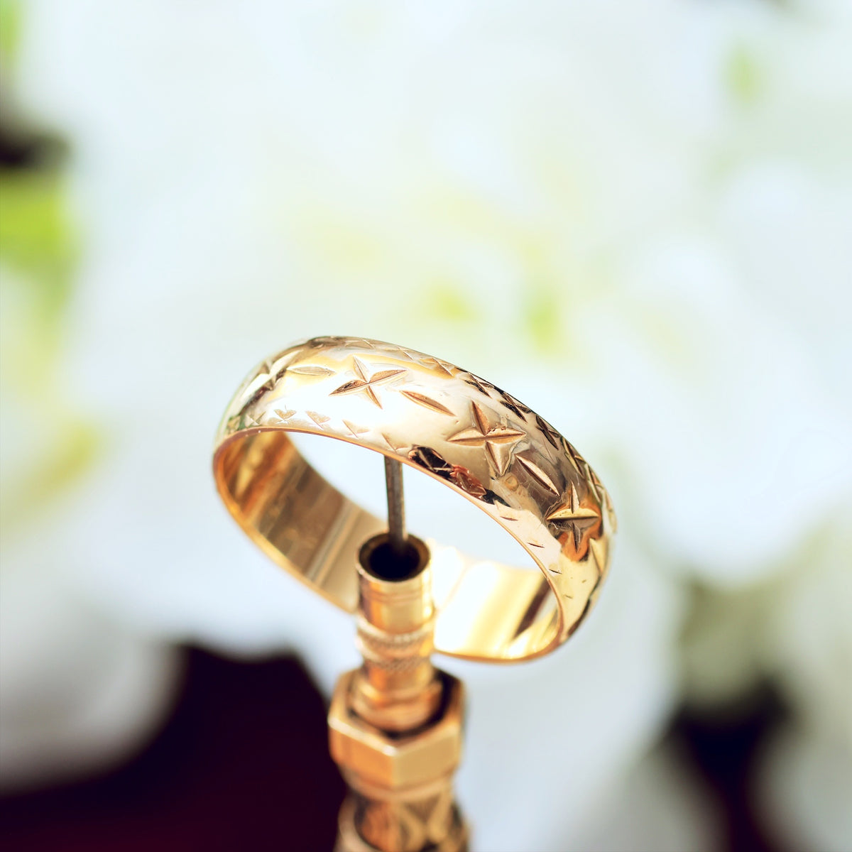 Vintage Date 1972 'Kiss' 9ct Gold Band