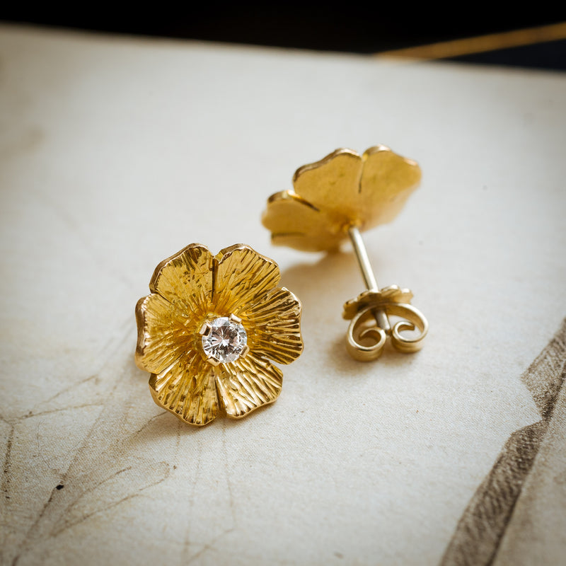 Stunning 1970's 18ct Gold Wild Dog Rose Diamond Stud Earrings