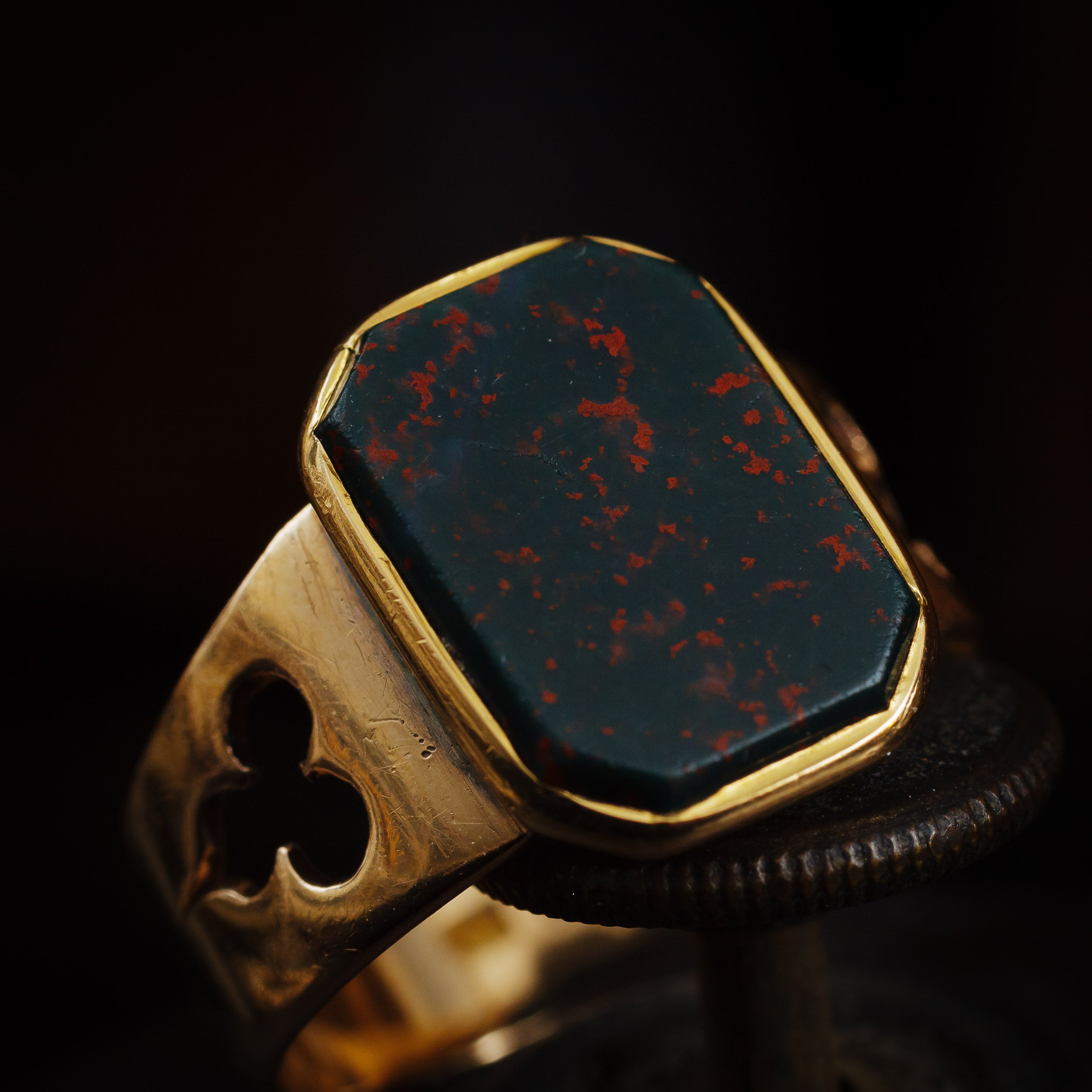 Noble Circa 1900 Arts Crafts 18ct Gold Heliotrope Gent s Ring Fetheray