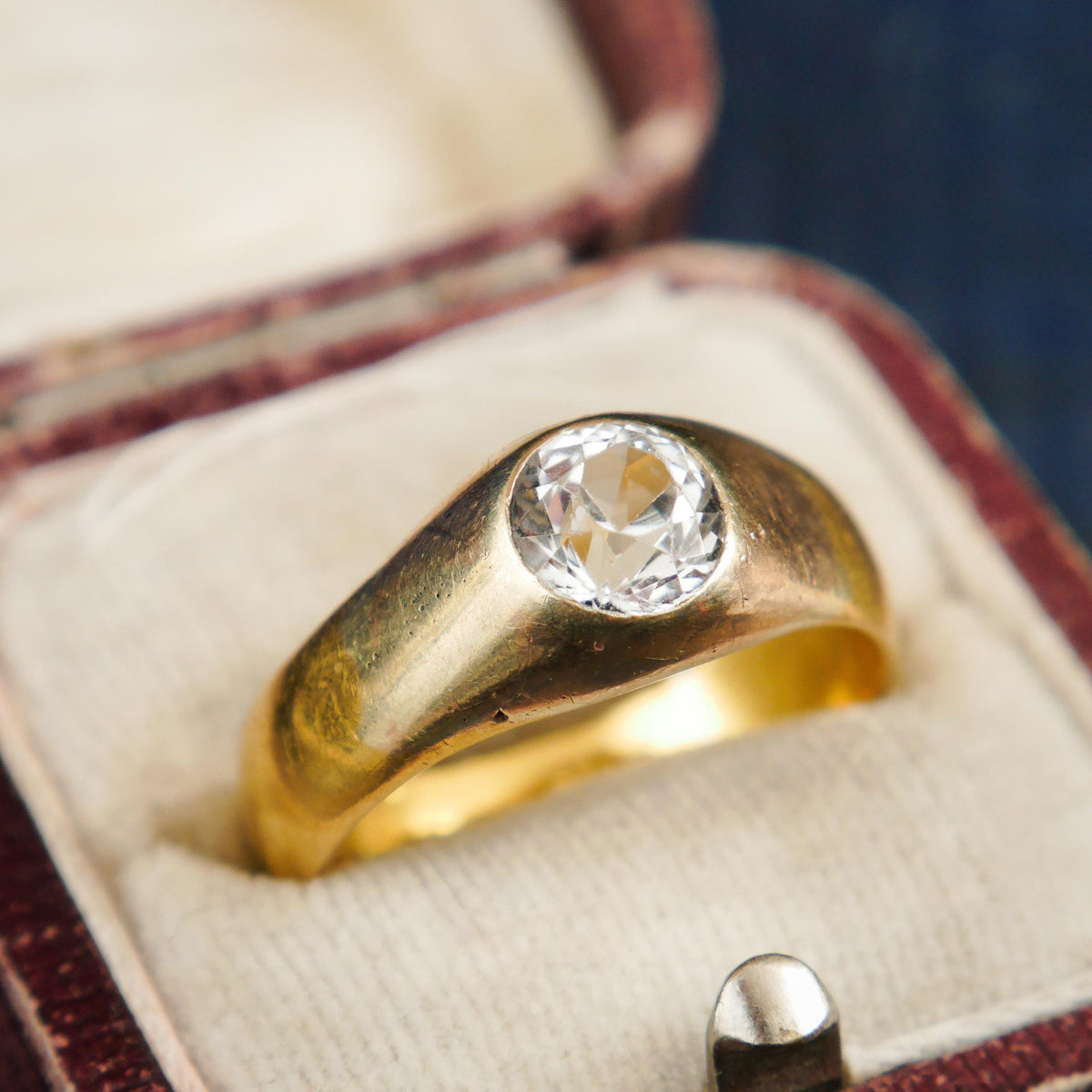 Uniquely Wonderful Date 1913 22ct Gold Paste Ring