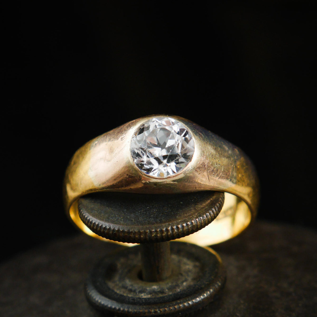 Uniquely Wonderful Date 1913 22ct Gold Paste Ring