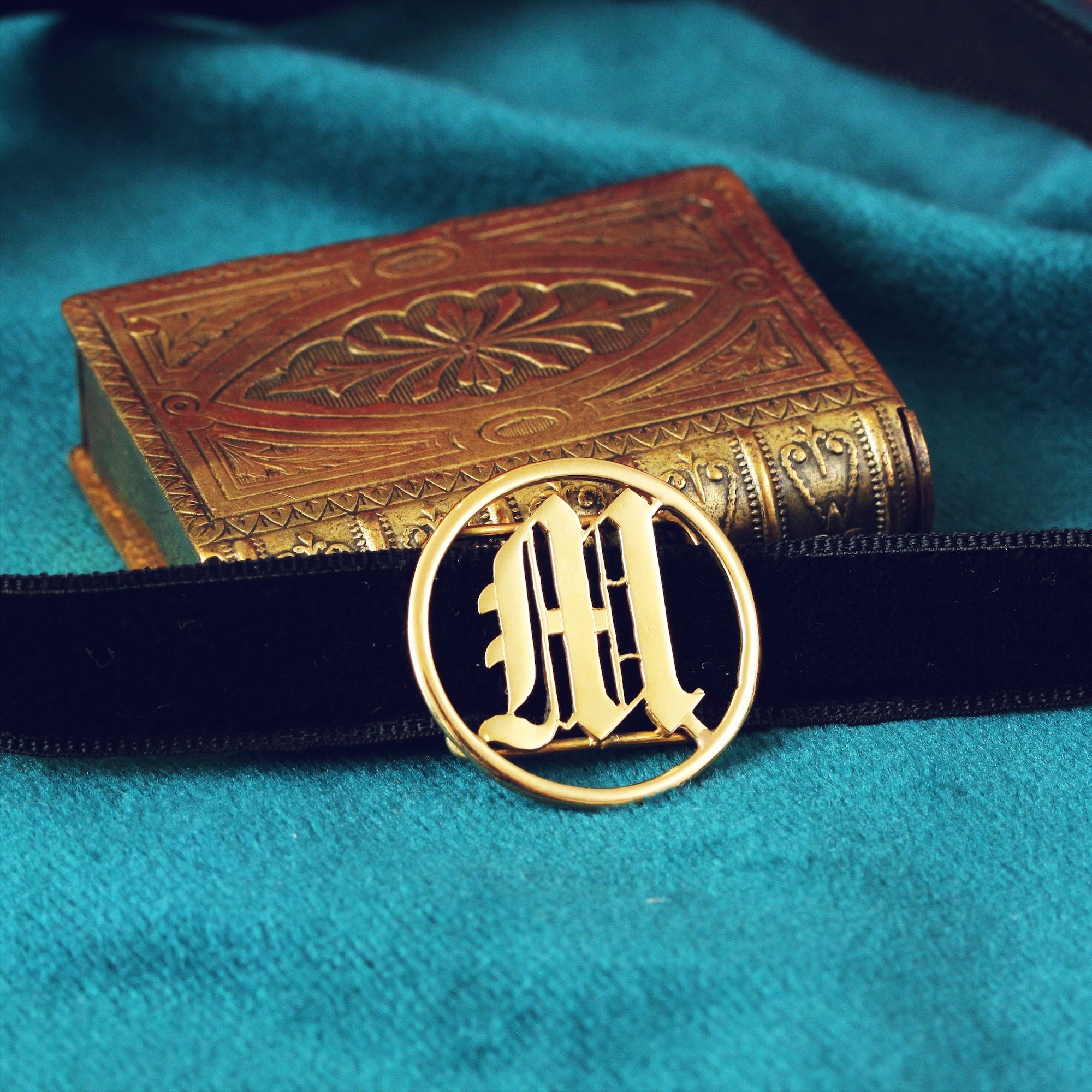 M Initals Victorian 9ct Gold Initial 'M' Slide – Fetheray