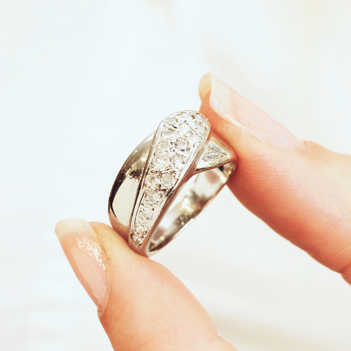 'WOW' Vintage 1980's Platinum and Diamond Ring