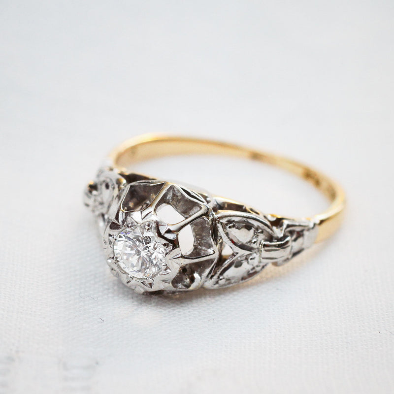 Extravagant Vintage Art Deco Diamond Engagement Ring