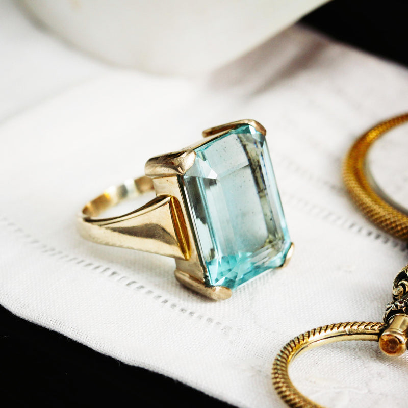 Superb Vintage Certificated Natural Aquamarine Cocktail Ring