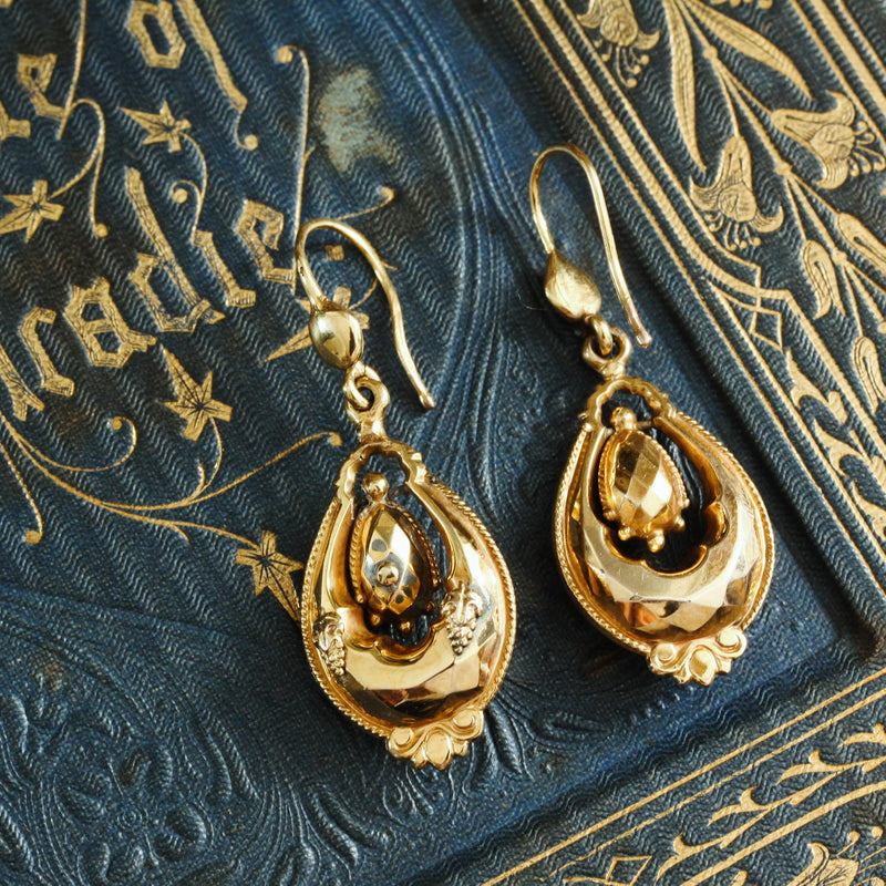 Antique 18ct Gold Drop Earrings