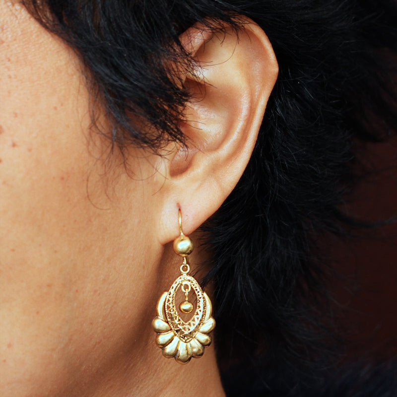 Fabuloso Vintage 18ct Gold Drop Earrings