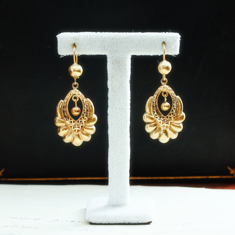 Fabuloso Vintage 18ct Gold Drop Earrings