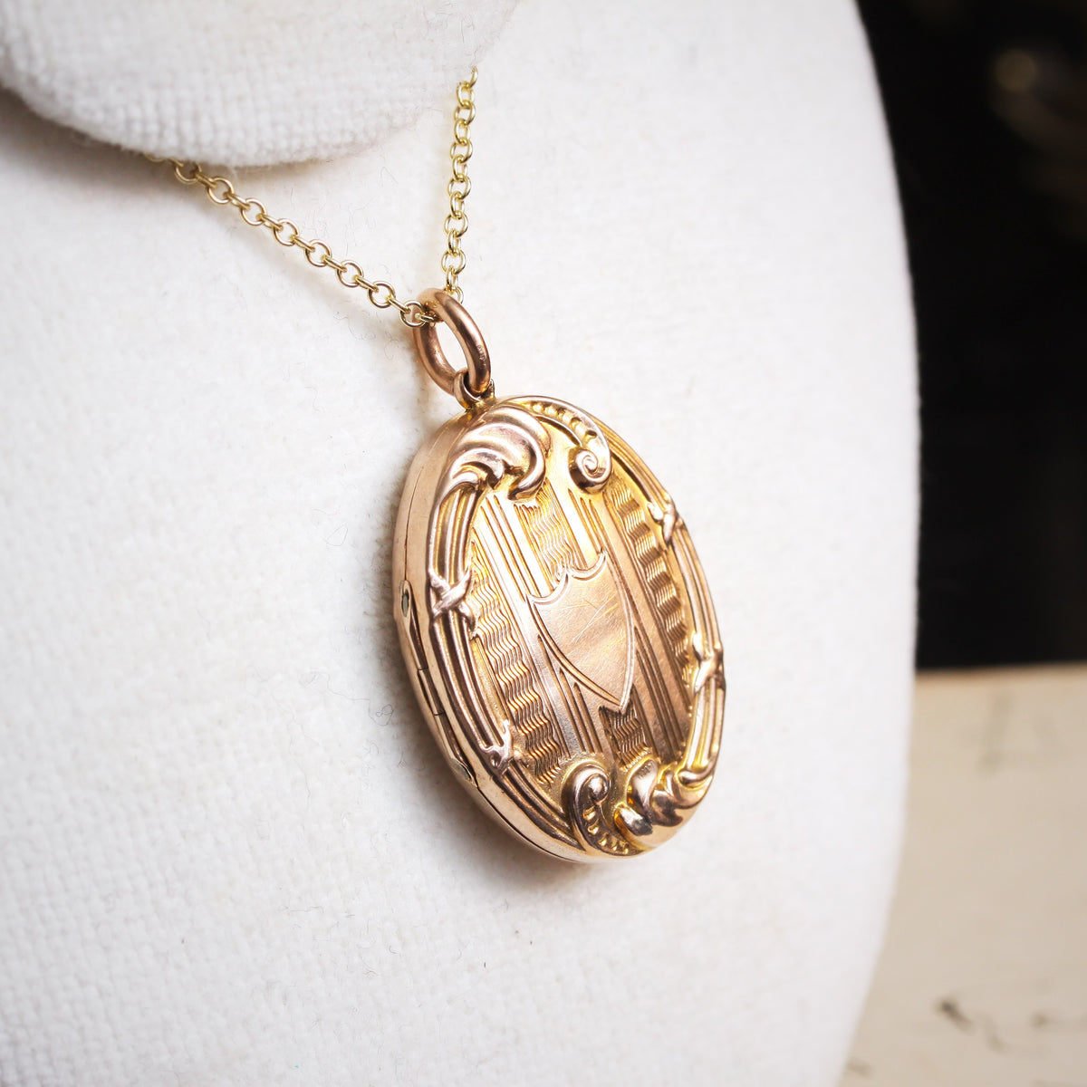Antique Edwardian Era Gold Locket