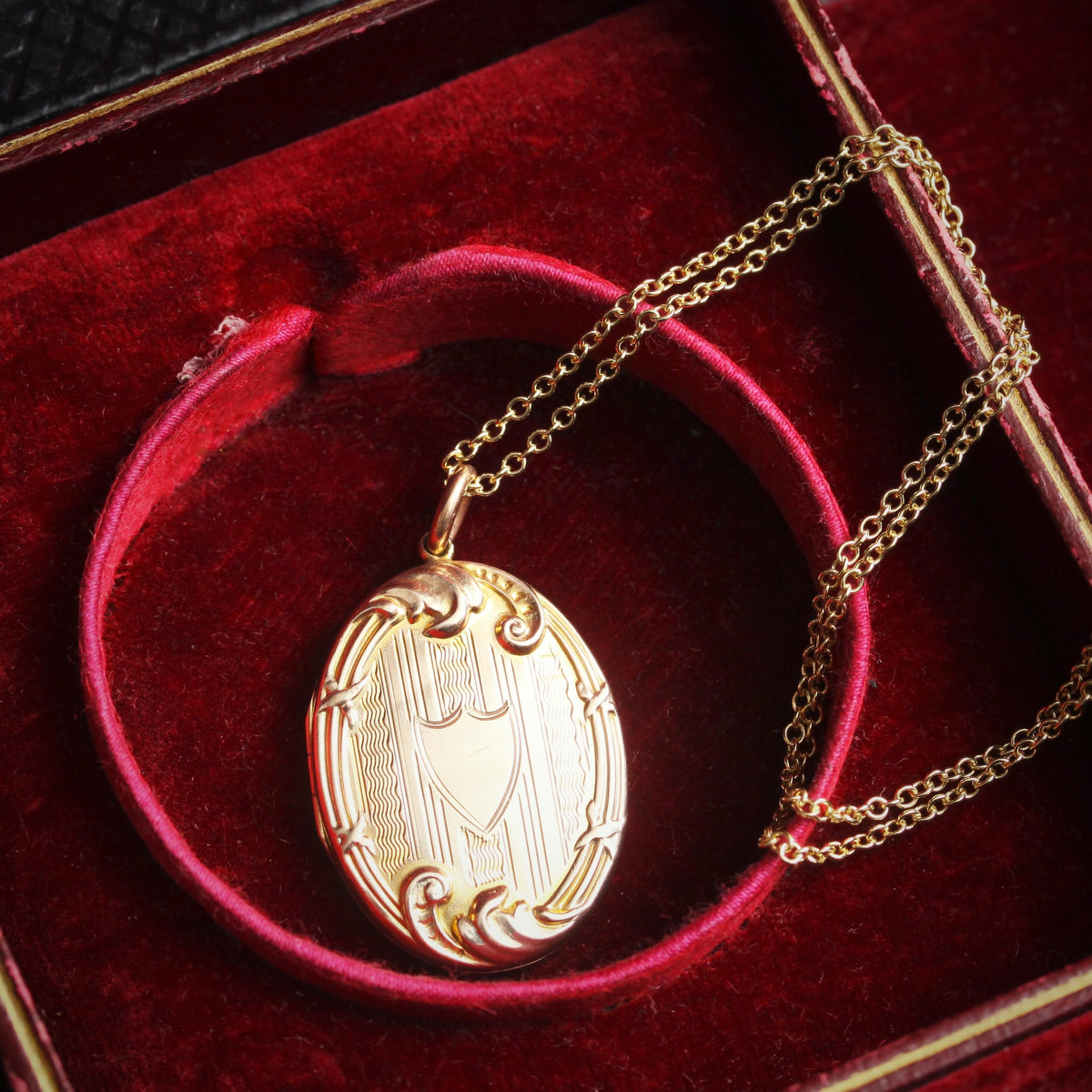 Antique Edwardian Era Gold Locket