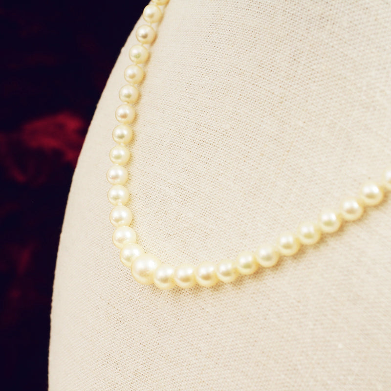 Date 1963 Vintage Saltwater Pearl Necklace
