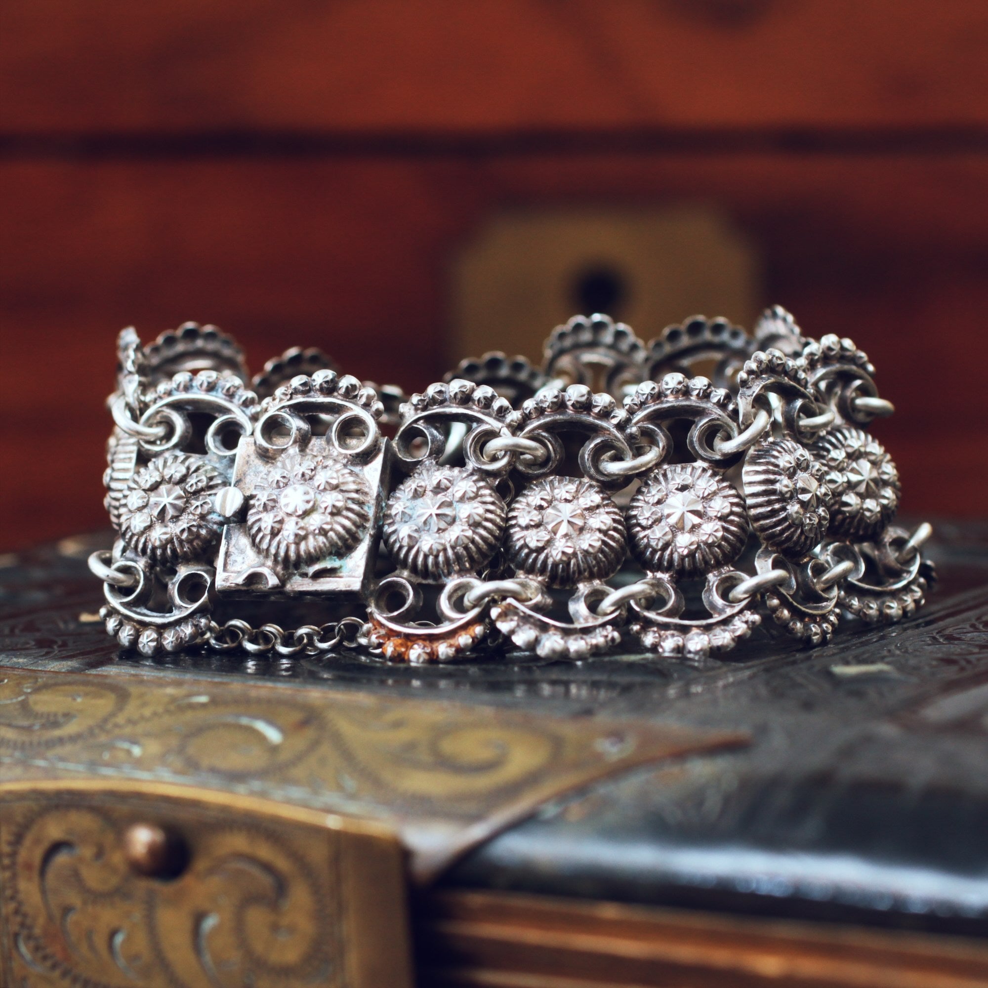 Lacy Loveliness Antique Silver Chain Bracelet – Fetheray