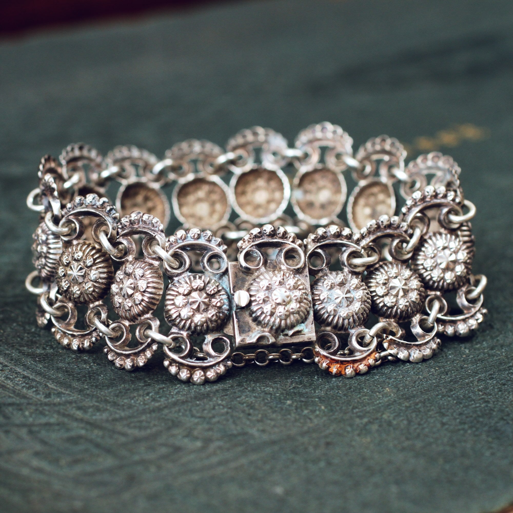 Lacy Loveliness Antique Silver Chain Bracelet – Fetheray